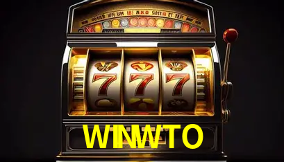 Escena dinámica inspirada en casino con iluminación WINWTO, cartas, fichas e íconos de juegos digitales en un espacio moderno de juegos.